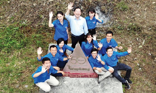 Tình Tiền Phong - ảnh 1
