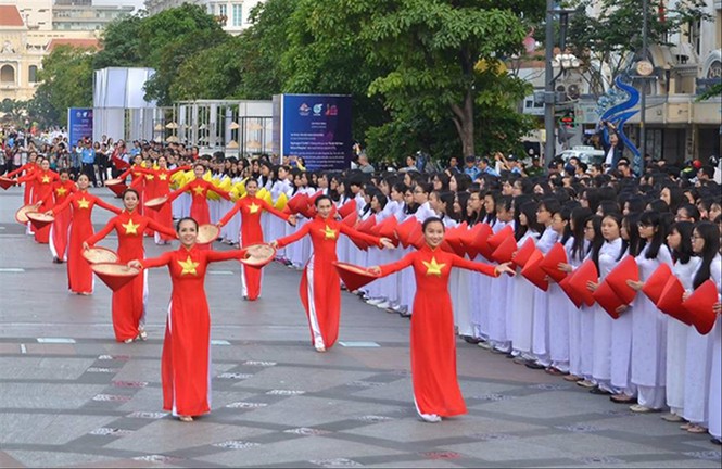 Lễ hội Áo dài có nguy cơ tạm dừng vì dịch Covid - 19 - ảnh 1