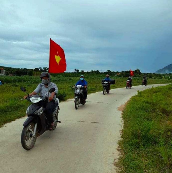 Những đoàn viên đi từng ngõ, gõ cửa từng nhà chống dịch - ảnh 6