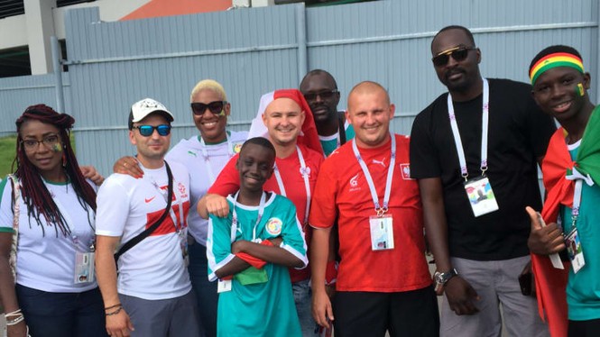 Hàng thủ chơi tệ, Ba Lan thua đau Senegal trận ra quân World Cup - ảnh 5