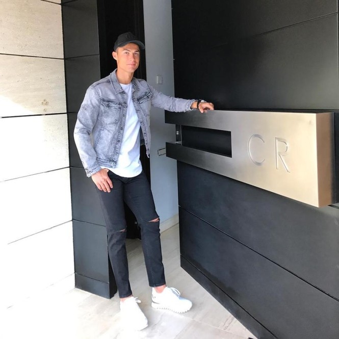 Chia tay Real, Ronaldo rao bán siêu biệt thự ở Madrid - ảnh 7