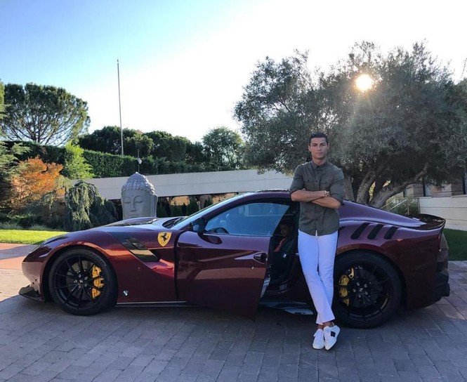 Chia tay Real, Ronaldo rao bán siêu biệt thự ở Madrid - ảnh 8