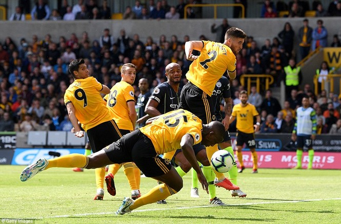 Man City mất điểm trước tân binh, Arsenal thắng trận đầu - ảnh 1