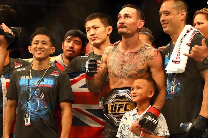 Max Holloway hạ 'lão tướng', bảo vệ thành công đai vô địch UFC - ảnh 7