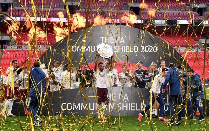 Hạ Liverpool, Arsenal mở tiệc ăn mừng tại Wembley - ảnh 8 Hạ Liverpool, Arsenal mở tiệc ăn mừng tại Wembley - ảnh 8