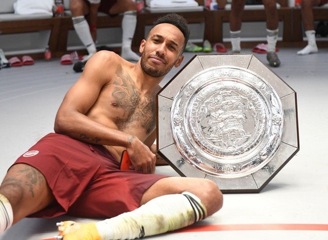 Hạ Liverpool, Arsenal mở tiệc ăn mừng tại Wembley - ảnh 13 Hạ Liverpool, Arsenal mở tiệc ăn mừng tại Wembley - ảnh 13
