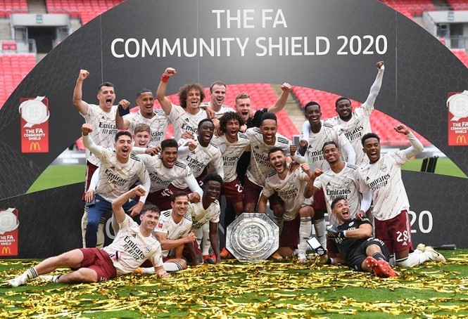 Hạ Liverpool, Arsenal mở tiệc ăn mừng tại Wembley - ảnh 10 Hạ Liverpool, Arsenal mở tiệc ăn mừng tại Wembley - ảnh 10