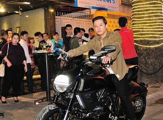 'Hoa mắt' với gia tài kếch xù siêu của ca sĩ Tuấn Hưng - ảnh 5