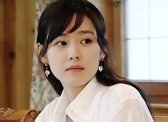 Chị đẹp 'Hạ cánh nơi anh' vượt mặt Song Hye Kyo để trở thành mỹ nhân đẹp nhất châu Á - ảnh 4