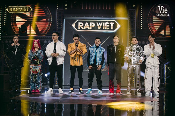 Hé lộ chung kết Rap Việt rực lửa, HLV Wowy và TLinh diện đồ 'chất' khỏi bàn - ảnh 2
