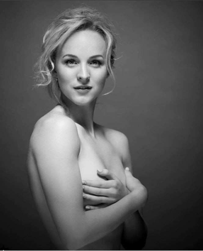 Showbiz 13/6: Triển lãm ảnh nude 18+ được cấp phép - ảnh 4