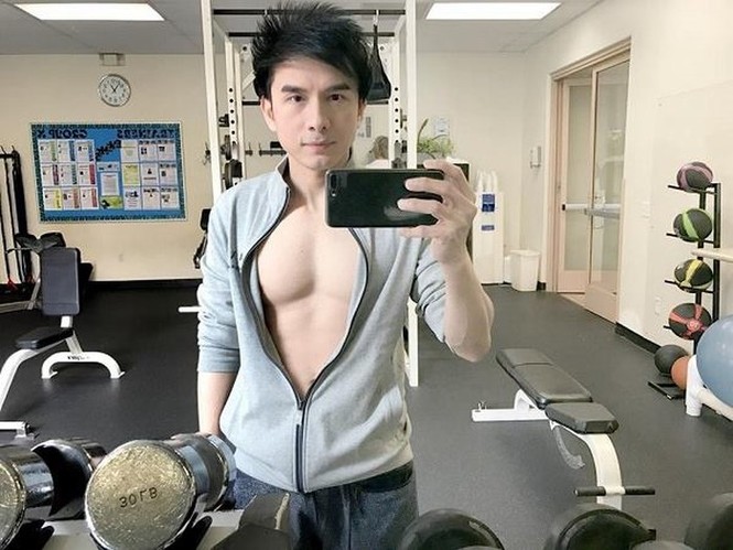 Đan Trường gây sốt khi dạy fan phát hiện mỡ bụng bằng cách kỳ lạ - ảnh 5