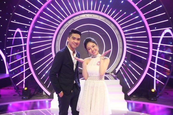 Showbiz 8/7: Tiết lộ bất ngờ về ca sĩ U50 cưới chồng 29? - ảnh 4