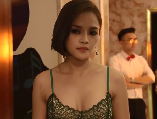 Showbiz 8/7: Tiết lộ bất ngờ về ca sĩ U50 cưới chồng 29? - ảnh 7
