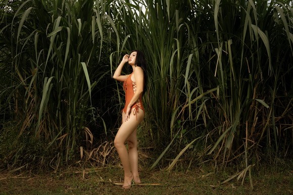 Lan 'Cave' khoe body nóng bỏng với bikibi khiến người xem 'chao đảo' - ảnh 6
