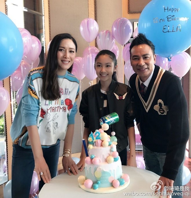 Showbiz 15/7:Clip Trấn Thành đoán kết quả World Cup bằng dép gây sốt - ảnh 6