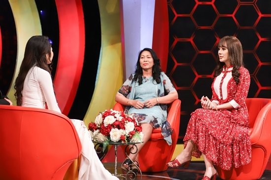 Showbiz 15/7:Clip Trấn Thành đoán kết quả World Cup bằng dép gây sốt - ảnh 3