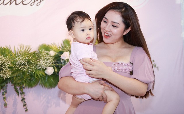Showbiz 23/7: Hé lộ cuộc sống thiên thần phim 18+ sau 3 năm 'bán' mình - ảnh 5