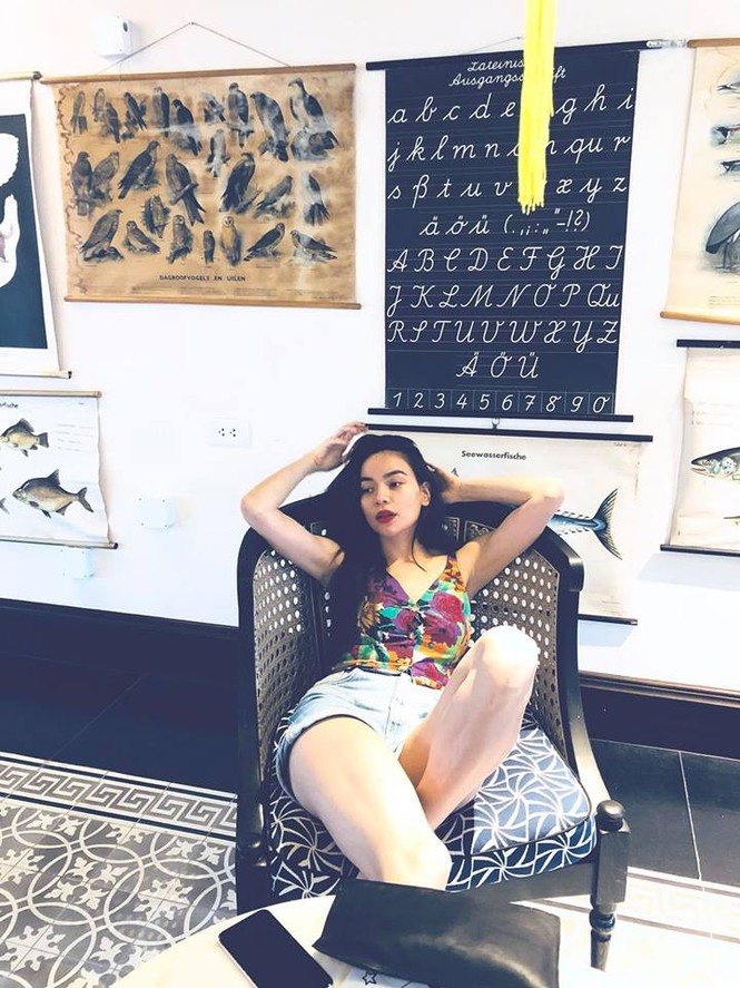 Hồ Ngọc Hà đốn tin người hâm mộ với ảnh khoe chân dài miên man - ảnh 2