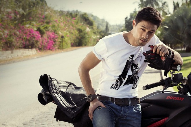 Johnny Trí Nguyễn lại 'gây hoang mang' xuất hiện gầy gò bên bạn gái - ảnh 9