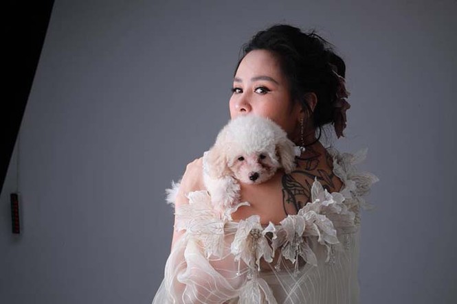 Thanh Lam lần đầu để lộ hình xăm 'khủng' và bí ẩn trên lưng - ảnh 2