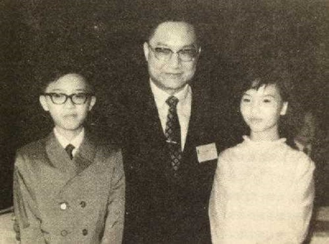 4 con của Kim Dung: Không ai theo nghiệp cha, con cả 'bi thảm' nhất - ảnh 2