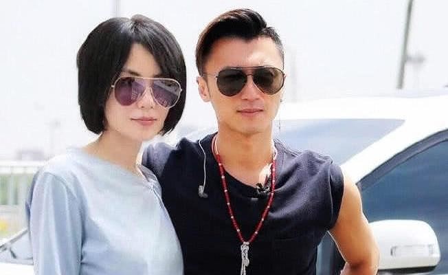 Showbiz 19/3: Lộ tin nhắn Ronaldo 'gạ tình' trắng trợn mỹ nữ bốc lửa - ảnh 2