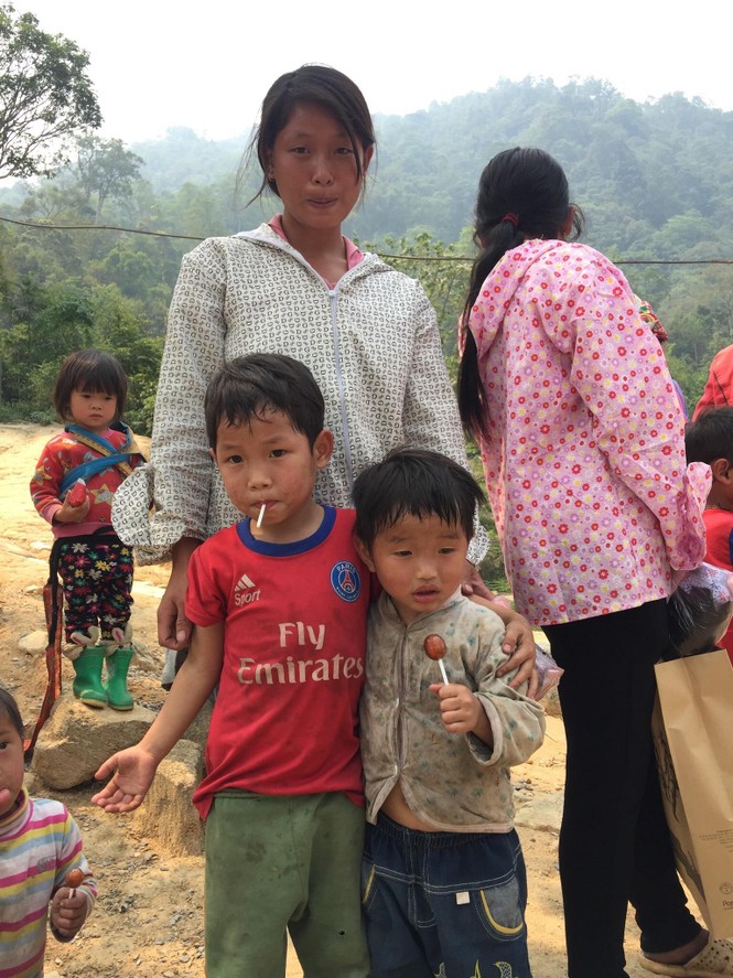 Hành trình Từ Trái Tim: Thắp sáng ước mơ giản dị cho trẻ bản nghèo Chí Sáng - ảnh 2