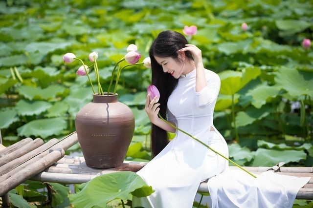 'Công chúa tóc mây' phiên bản Việt khoe sắc bên sen - ảnh 3