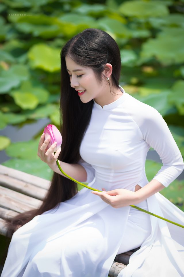 'Công chúa tóc mây' phiên bản Việt khoe sắc bên sen - ảnh 5