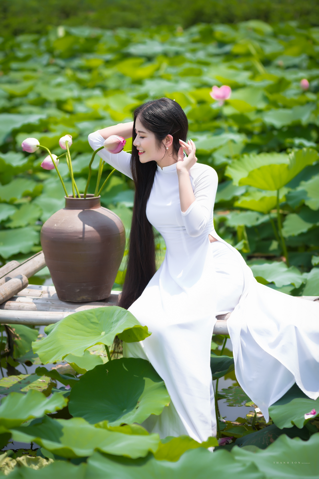 'Công chúa tóc mây' phiên bản Việt khoe sắc bên sen - ảnh 8