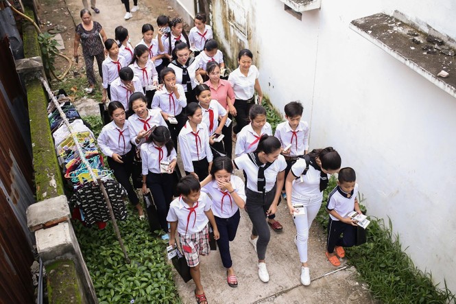 Trao tặng sách quý cho học sinh và ngư dân tại Quần đảo Thổ Chu - ảnh 6