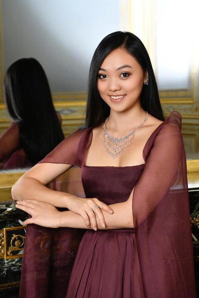 Showbiz 5/12: 'Sốc' với lí do con gái không muốn giới thiệu Lý Liên Kiệt là cha - ảnh 1