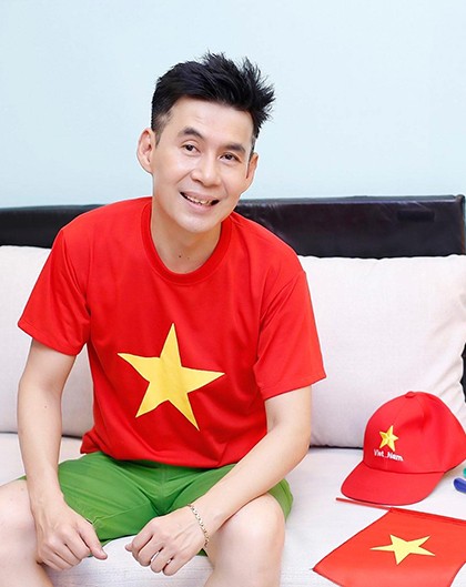 Hoài Linh lần đầu làm điều gây 'sốt' để mừng U22 Việt Nam thắng U22 Campuchia - ảnh 11
