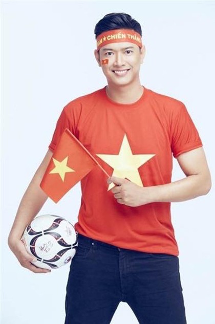 Hoài Linh lần đầu làm điều gây 'sốt' để mừng U22 Việt Nam thắng U22 Campuchia - ảnh 8