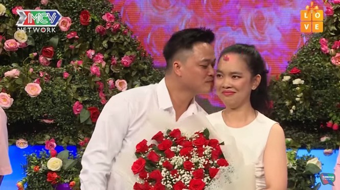 Người hẹn hò cô gái gây sốc vì đòi tài trợ du lịch Châu Âu đã lấy vợ - ảnh 3