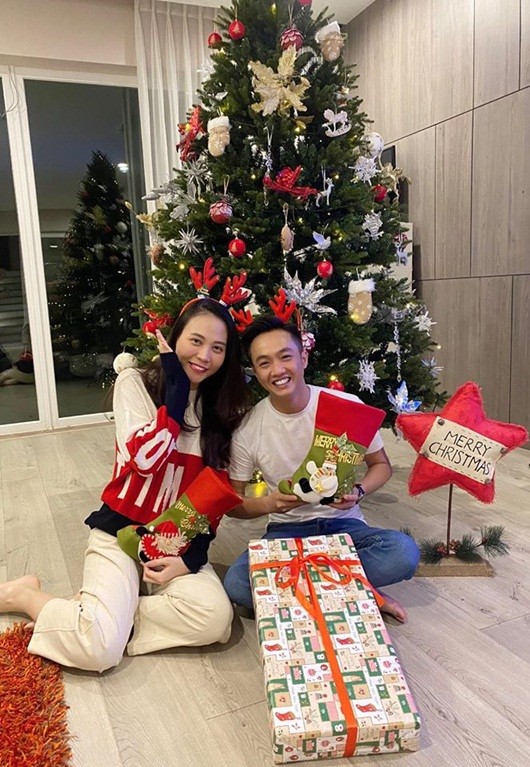 Showbiz 25/12: Vợ cũ Việt Anh có tình mới sau 6 tháng ly hôn? - ảnh 2