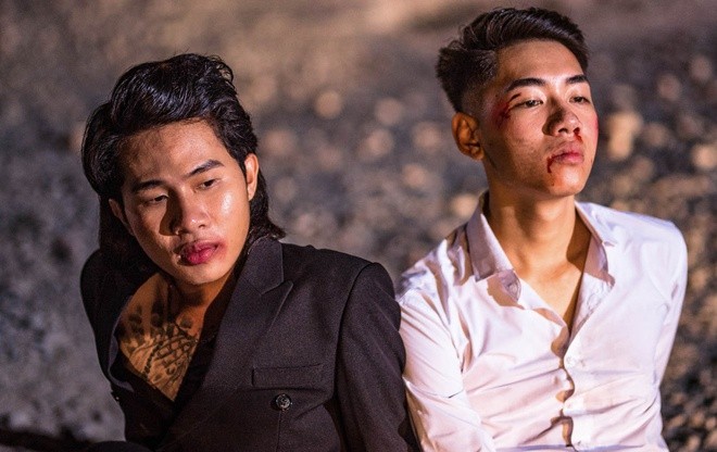 Showbiz 26/12: ‘Sốc’ với số người hủy đăng ký kênh YouTube của ca sĩ 'Sóng gió' - ảnh 1