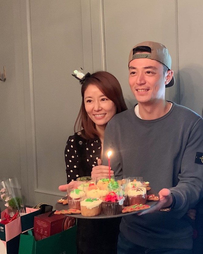 Showbiz 26/12: ‘Sốc’ với số người hủy đăng ký kênh YouTube của ca sĩ 'Sóng gió' - ảnh 6