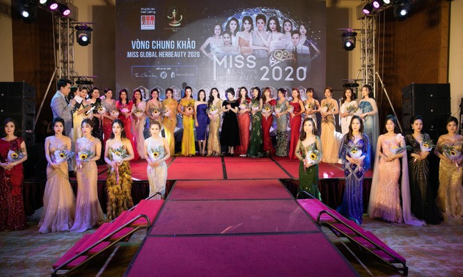 Ngọc Trinh liên quan gì đến cuộc thi nhan sắc 'chui' vừa bị phạt mức cao nhất? - ảnh 1