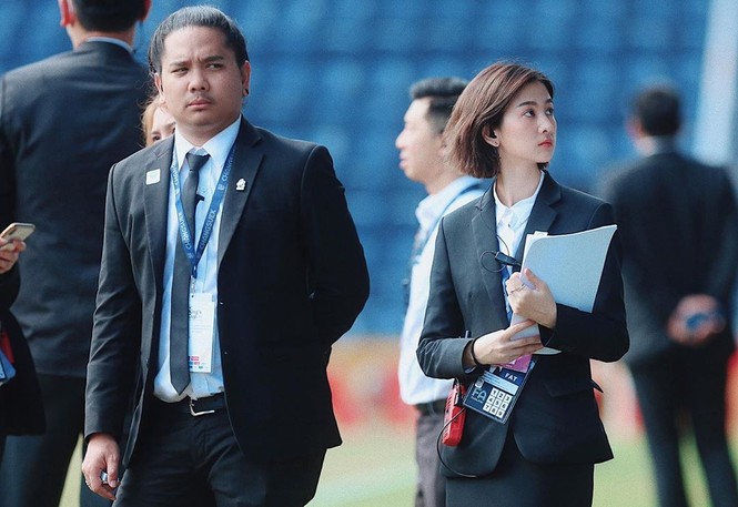 Người đẹp Thái Lan đồng hành cùng tuyển Việt Nam tại VCK Châu Á 2020 là ai? - ảnh 6