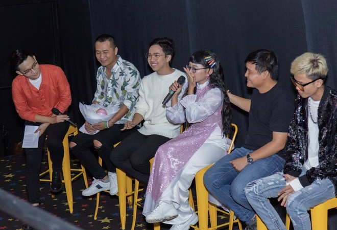 Showbiz 10/1: Tiểu tam trong 'Sống chung với mẹ chồng' bất ngờ cạo trọc đầu - ảnh 2