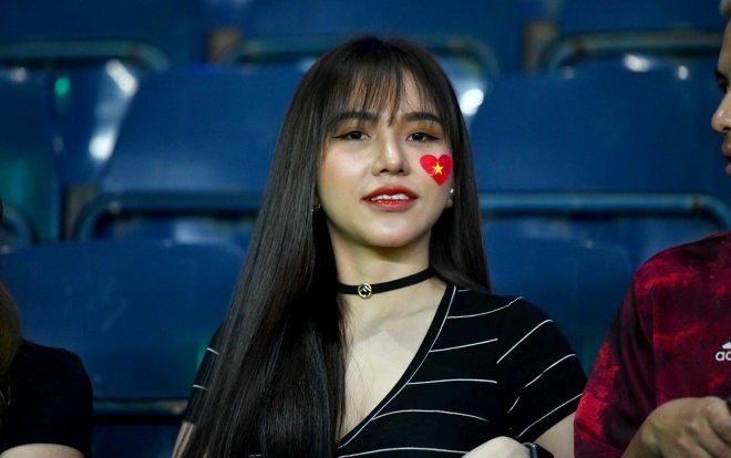 Bạn gái hot girl của Hoàng Đức gây 'bão' cộng đồng mạng Thái vì quá gợi cảm - ảnh 1