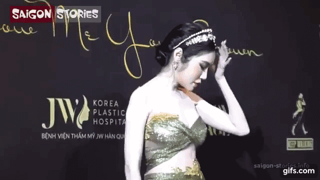 Khoe vòng 1 bốc lửa nhưng Elly Trần lại gây sốc vì ngã gục trên thảm đỏ - ảnh 1
