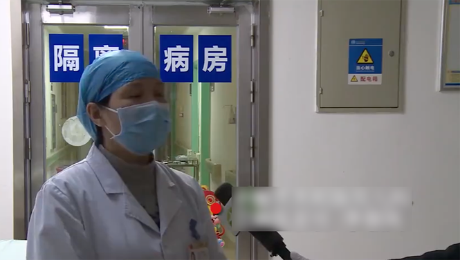Video bé gái Hồ Bắc bị Covid-19 nhảy cảm ơn bác sĩ chăm sóc mình gây 'sốt' - ảnh 3