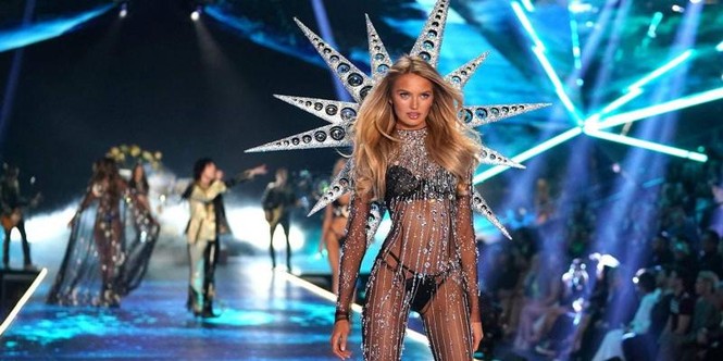Victoria's Secret tiếp tục bị chỉ trích vì vứt bỏ hàng trăm áo ngực - ảnh 3