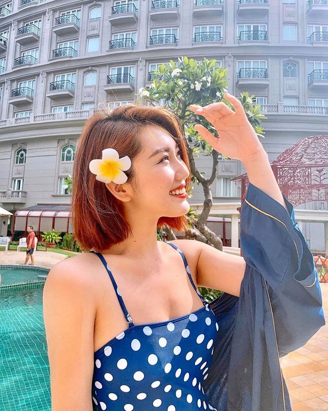 Thúy Ngân 'Gạo nếp gạo tẻ' khoe sắc vóc gợi cảm với bikini - ảnh 1