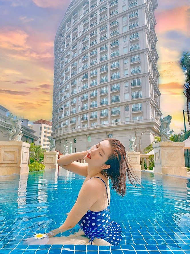 Thúy Ngân 'Gạo nếp gạo tẻ' khoe sắc vóc gợi cảm với bikini - ảnh 7