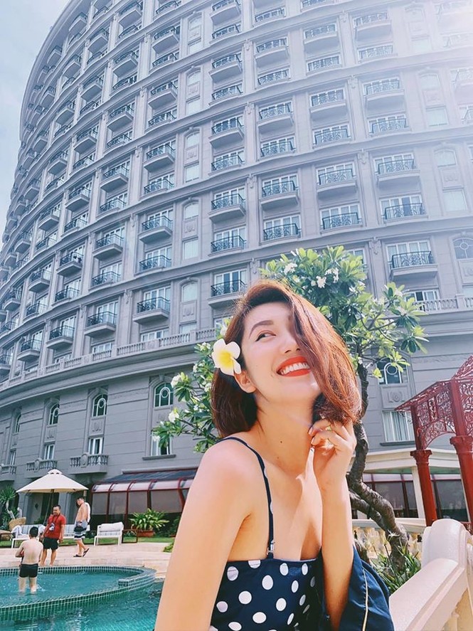 Thúy Ngân 'Gạo nếp gạo tẻ' khoe sắc vóc gợi cảm với bikini - ảnh 8