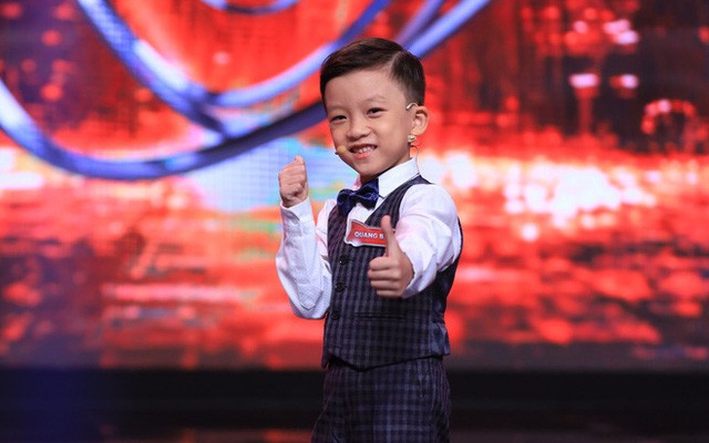 NSND Hồng Vân 'nổi da gà' khi đối đáp với cậu bé 'Siêu trí tuệ' 7 tuổi ở Vĩnh Phúc - ảnh 4